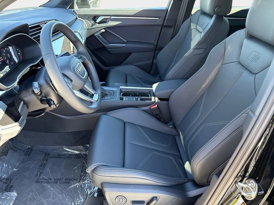 Certified 2025 Audi Q3 2.0T Premium w/ Convenience Package image 17