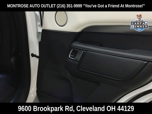 Used 2024 Land Rover Discovery Metropolitan Edition image 32