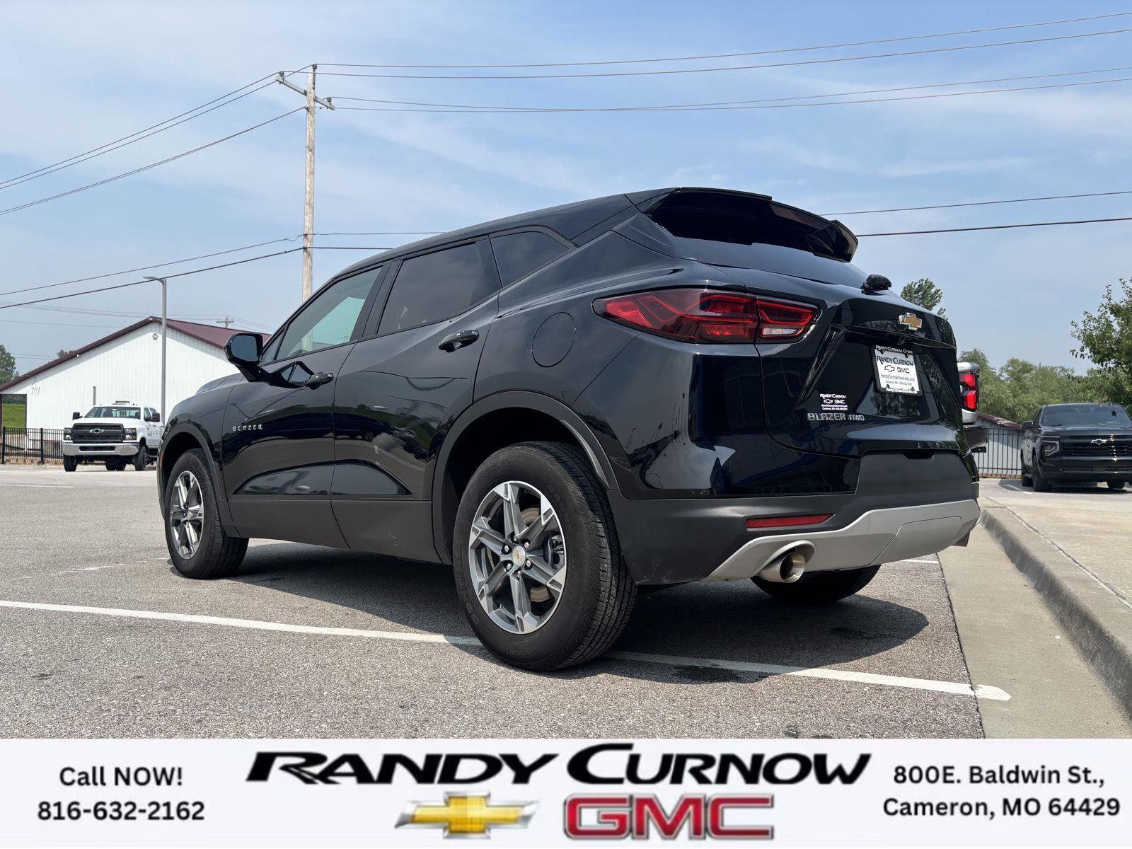 Used 2025 Chevrolet Blazer LT image 3