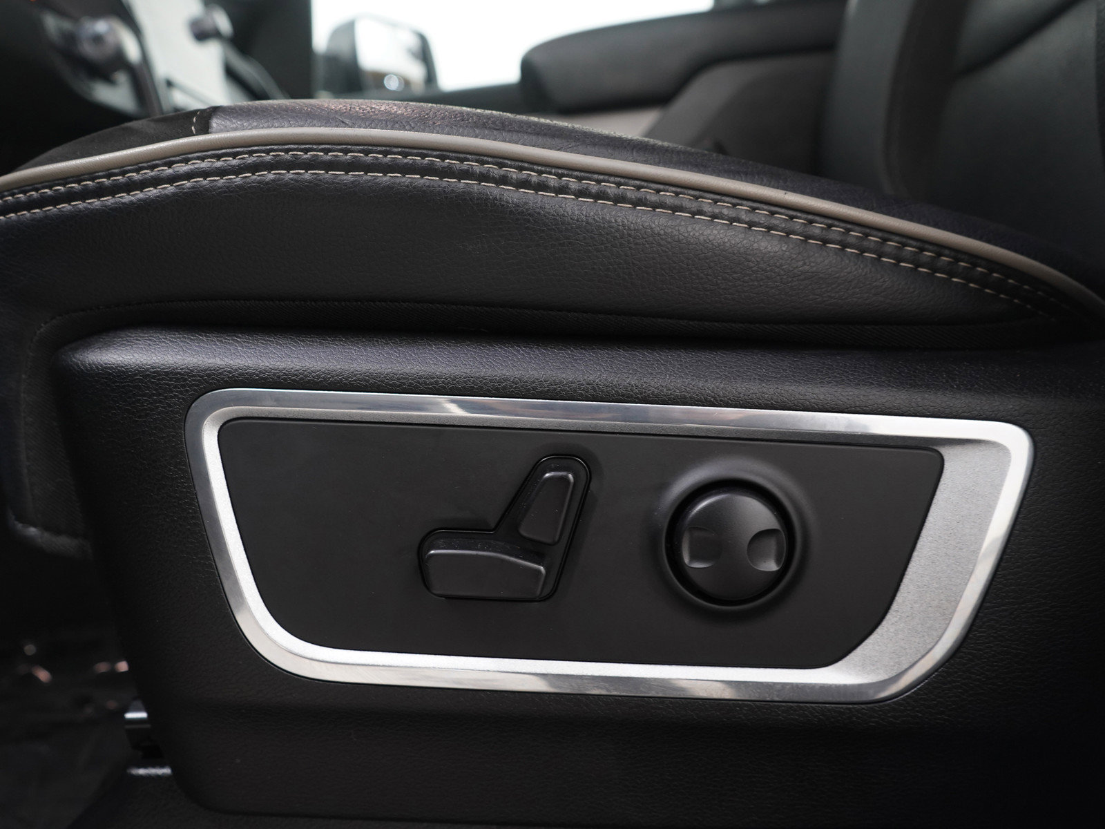 Used 2023 RAM 1500 Laramie image 22