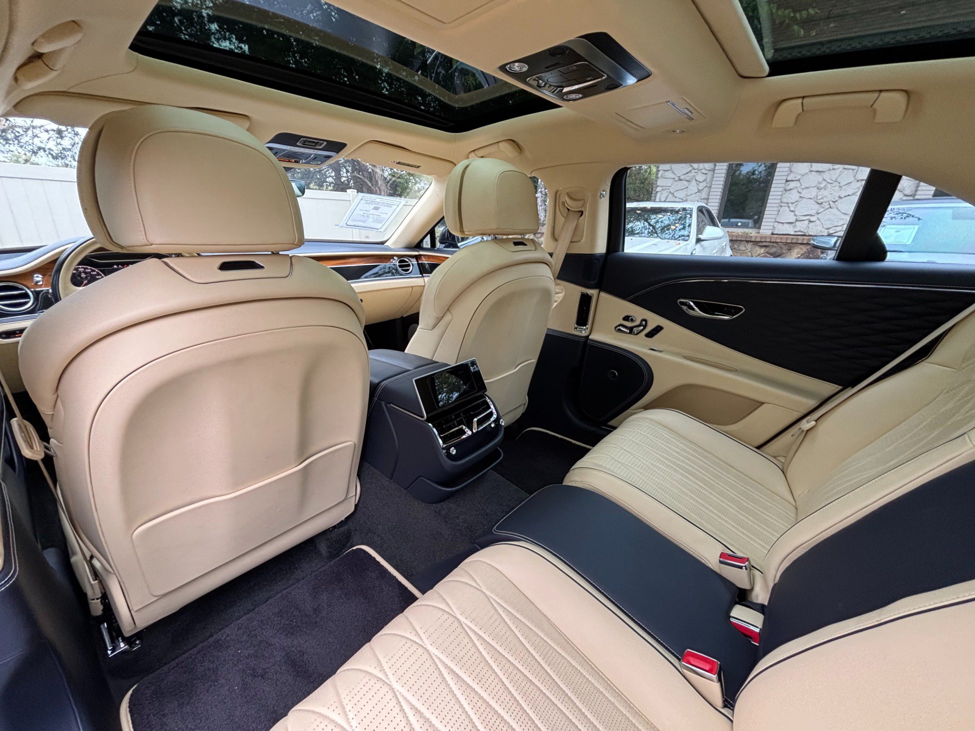 Used 2021 Bentley Flying Spur V8 AWD/4WD image 14