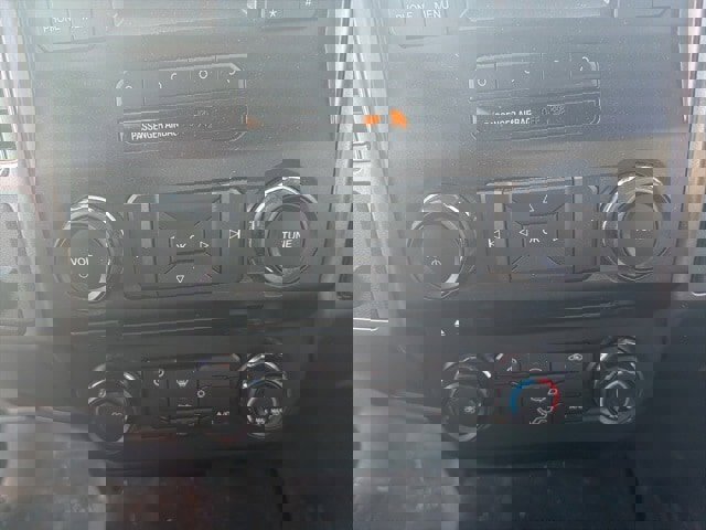 Used 2017 Ford F150 XLT image 9