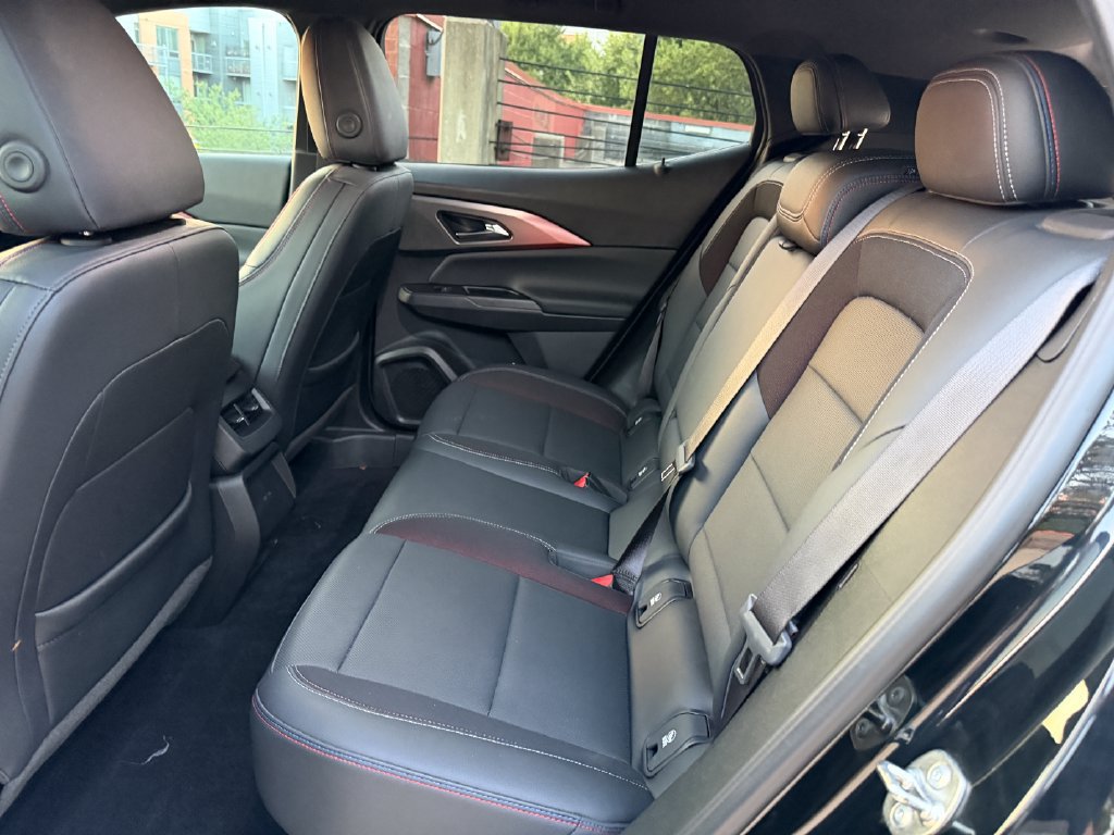 Used 2024 Chevrolet Equinox EV RS FWD image 23
