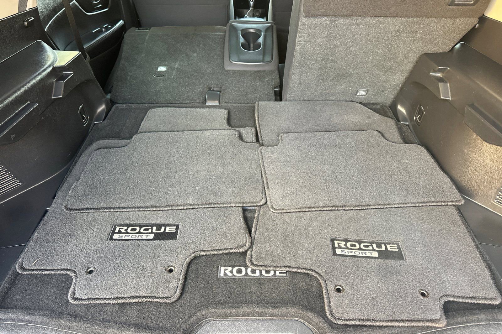 Used 2020 Nissan Rogue S image 17