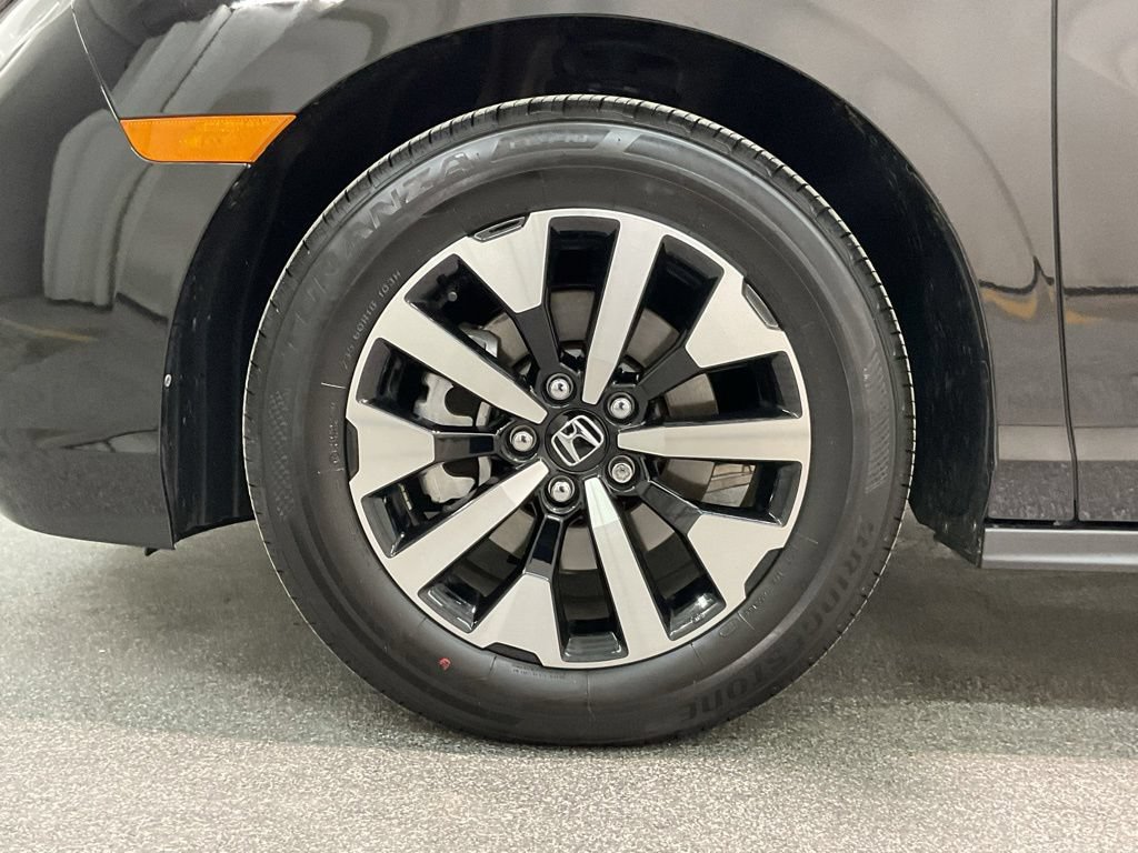 Certified 2026 Honda Odyssey EX-L image 32