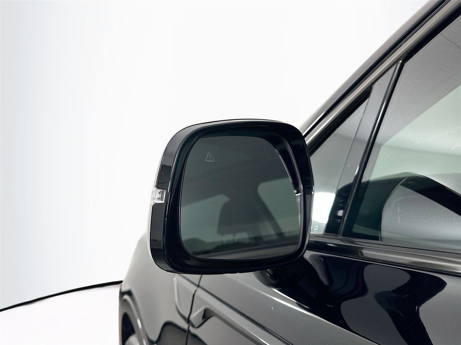 Used 2023 Kia Sorento SX image 11