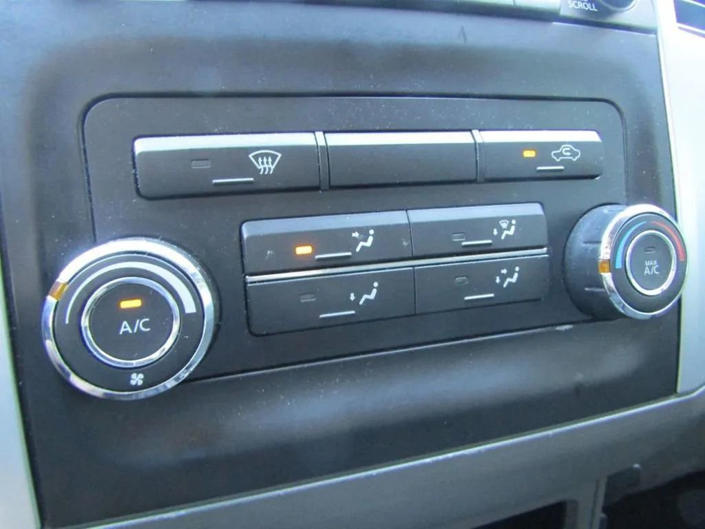 Used 2016 Nissan Frontier Desert Runner image 19