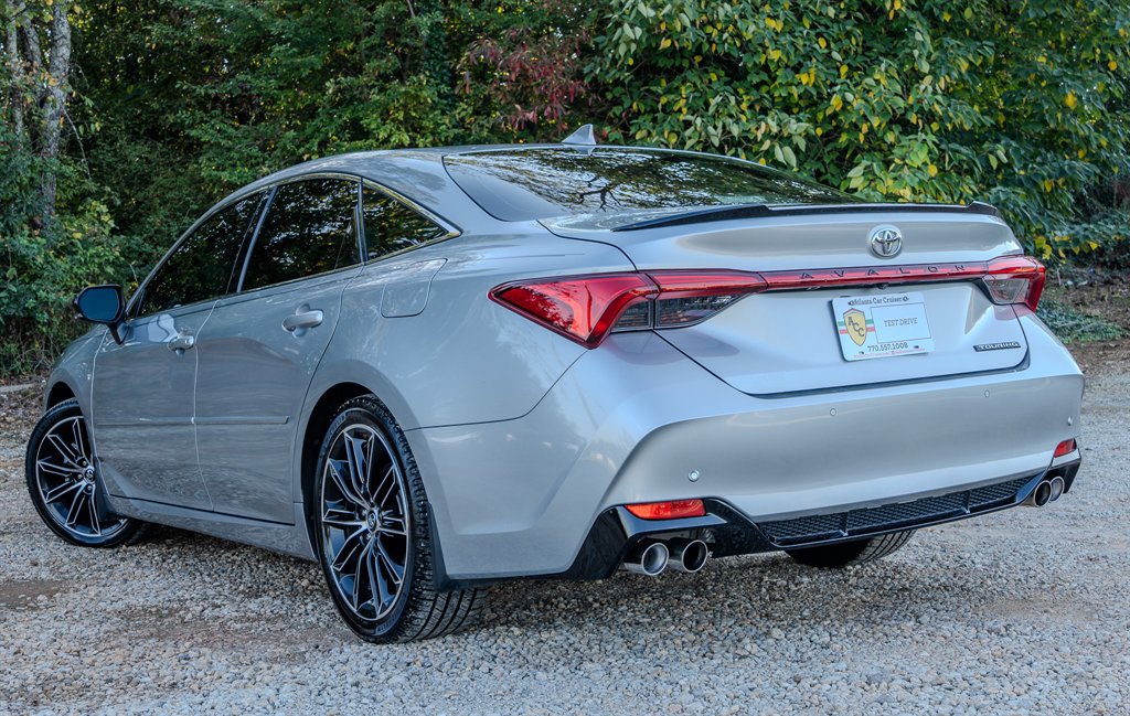 Used 2019 Toyota Avalon Touring w/ Advanced Safety Package FWD image 3