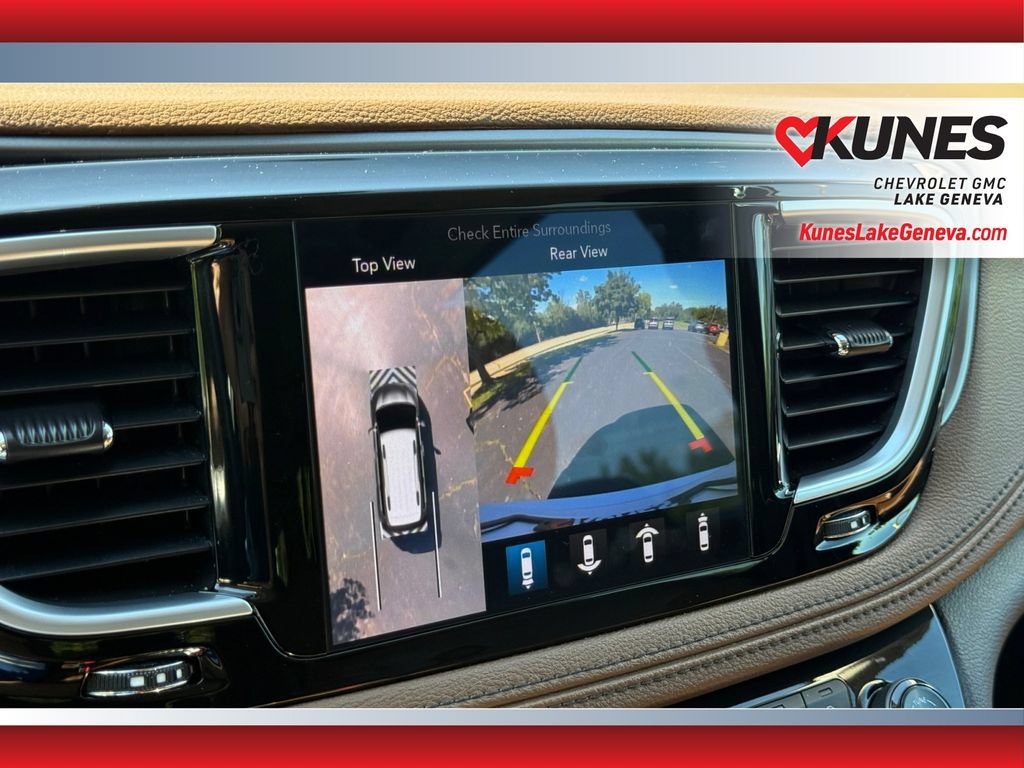 Used 2018 Chrysler Pacifica Limited w/ Advanced Safetytec Group FWD image 26