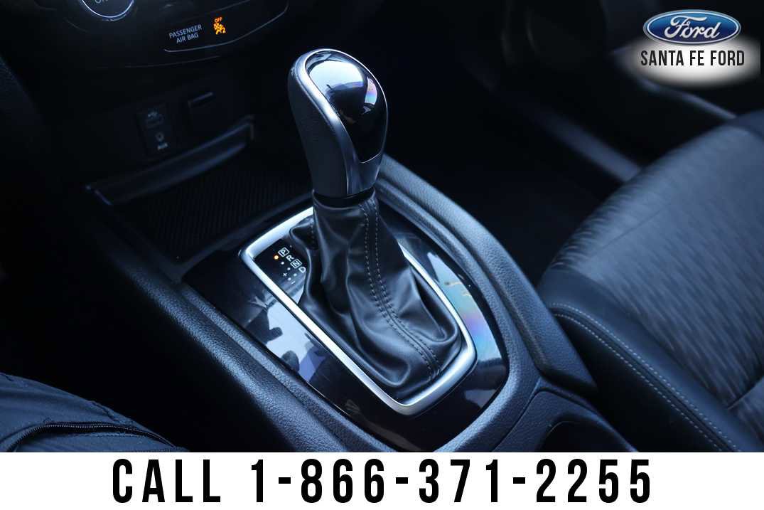 Used 2017 Nissan Rogue SV image 33