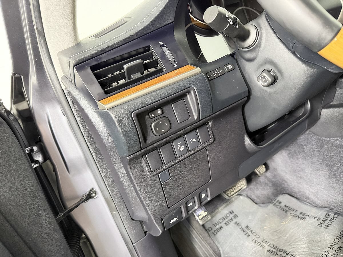 Used 2014 Lexus ES 300h w/ Luxury Package w/Bamboo Trim FWD image 30