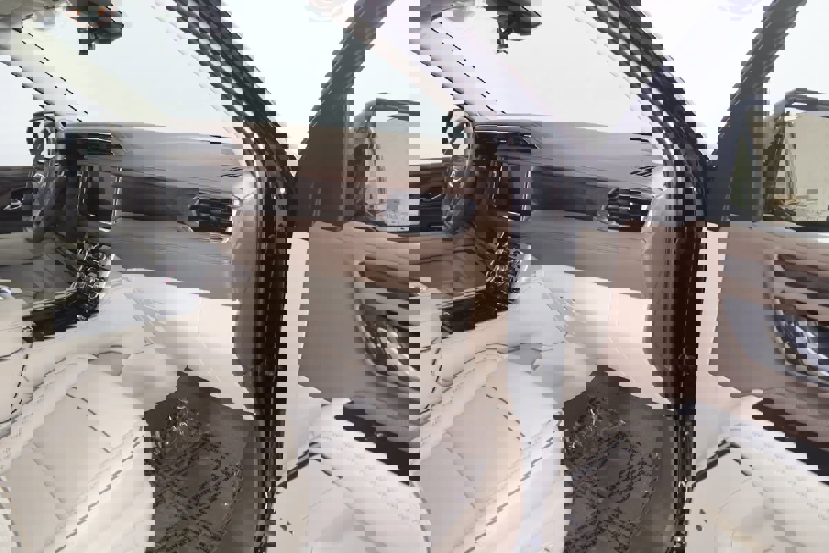 Used 2024 GMC Yukon Denali w/ Denali Reserve Package image 42