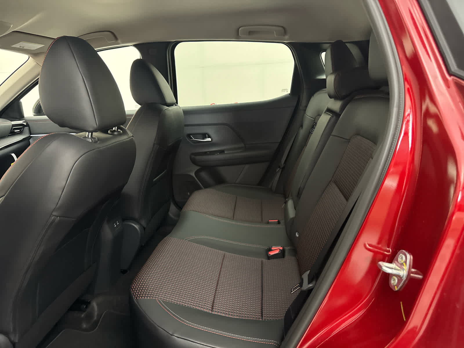 New 2026 Nissan Kicks SR image 11