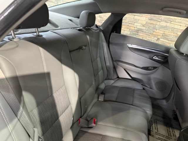 Used 2015 Chevrolet Impala LT w/ Convenience Package FWD image 31
