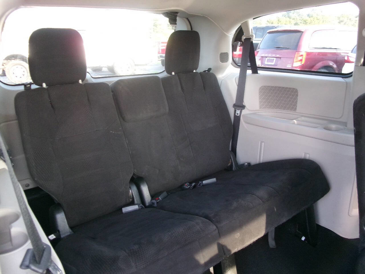Used 2013 Dodge Grand Caravan SE image 22