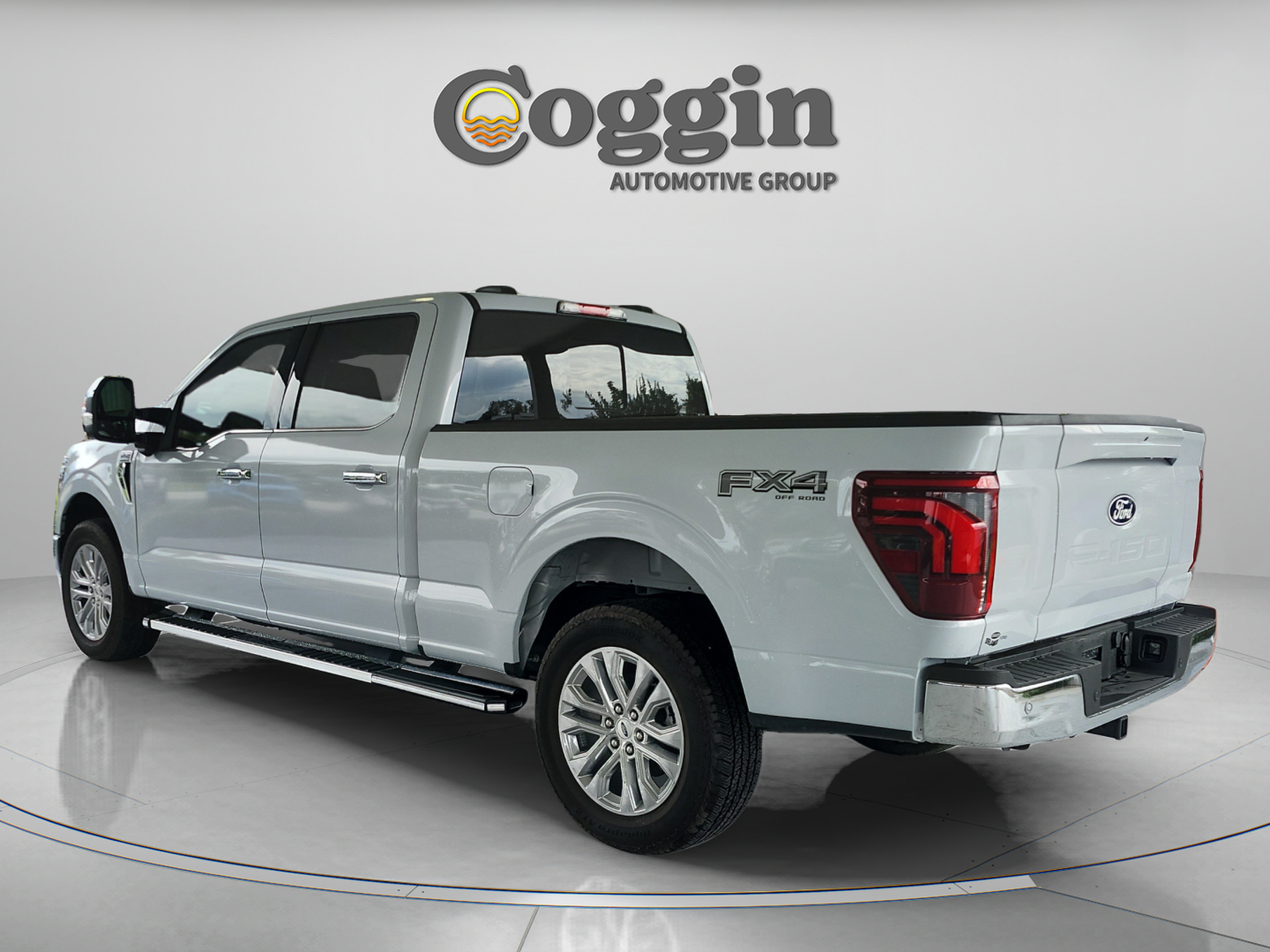 Used 2025 Ford F150 Lariat w/ Equipment Group 501A Mid AWD/4WD image 3