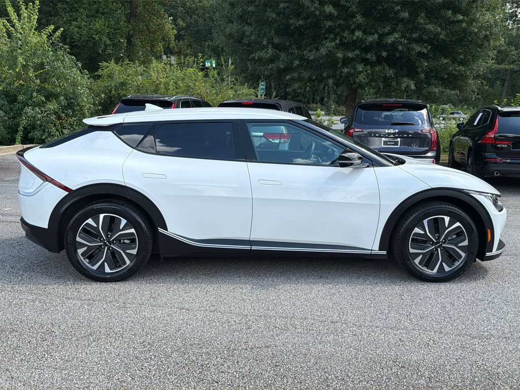Used 2022 Kia EV6 Light RWD image 8