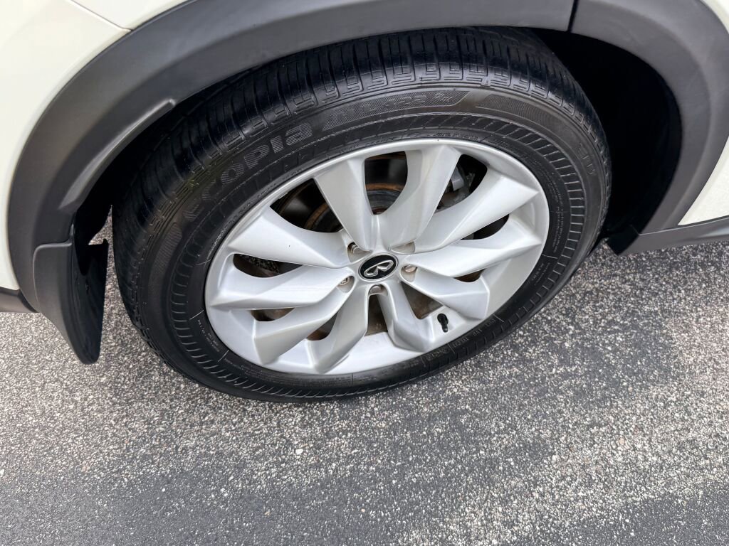 Used 2019 INFINITI QX50 Essential w/ Premium Heat Package image 13