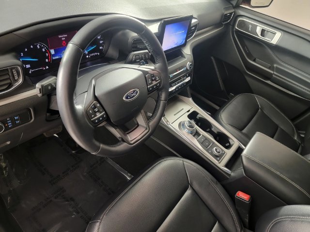 Certified 2020 Ford Explorer XLT w/ Equipment Group 202A AWD/4WD image 12