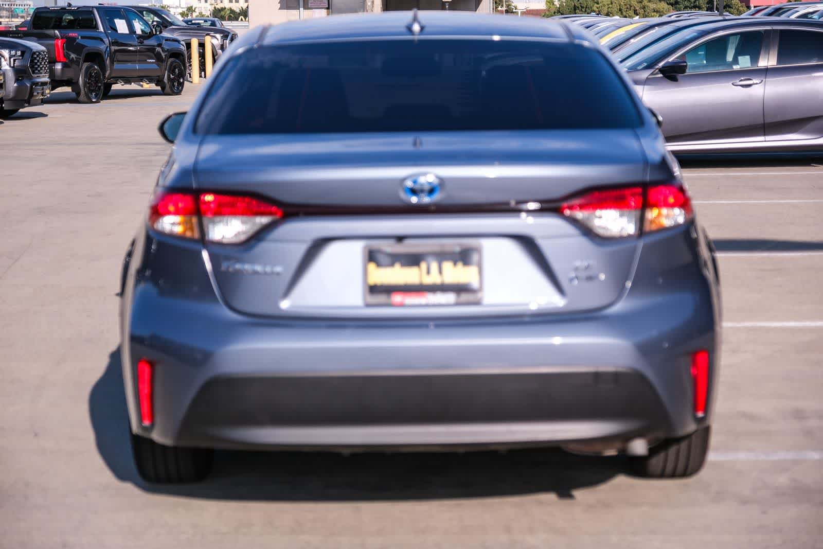 Used 2025 Toyota Corolla LE FWD image 5