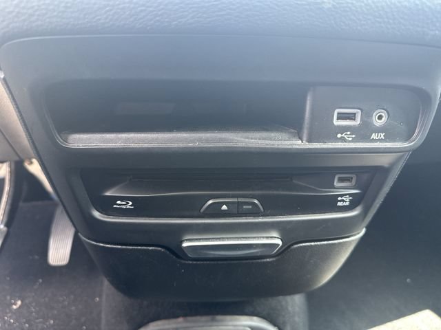 Used 2018 Chrysler Pacifica Limited w/ S Appearance Package FWD image 39