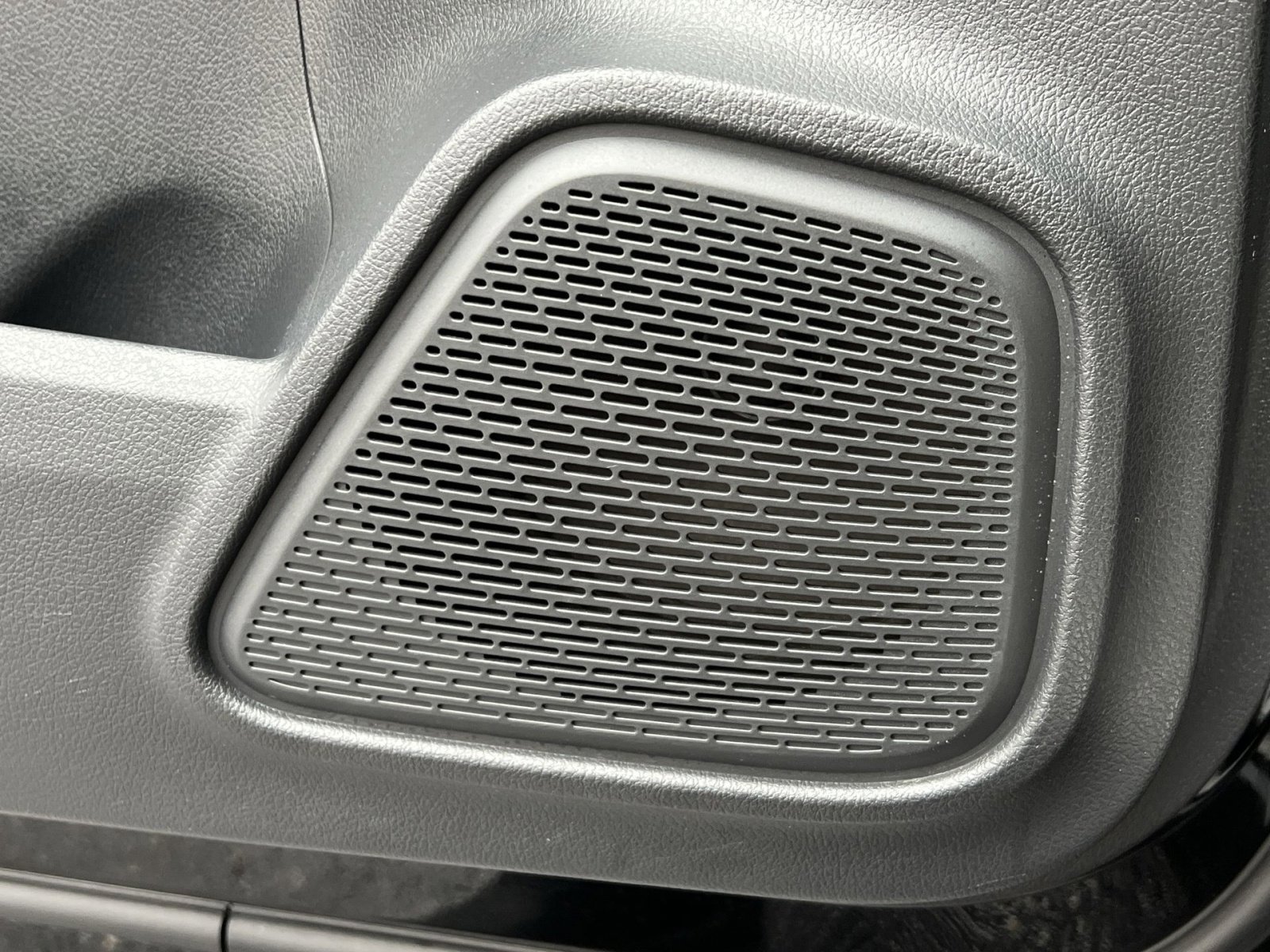 Certified 2022 Mercedes-Benz GLA 250 4MATIC image 34