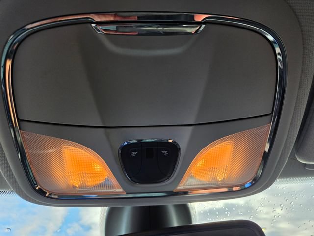 Used 2019 Jeep Cherokee Limited AWD/4WD image 11