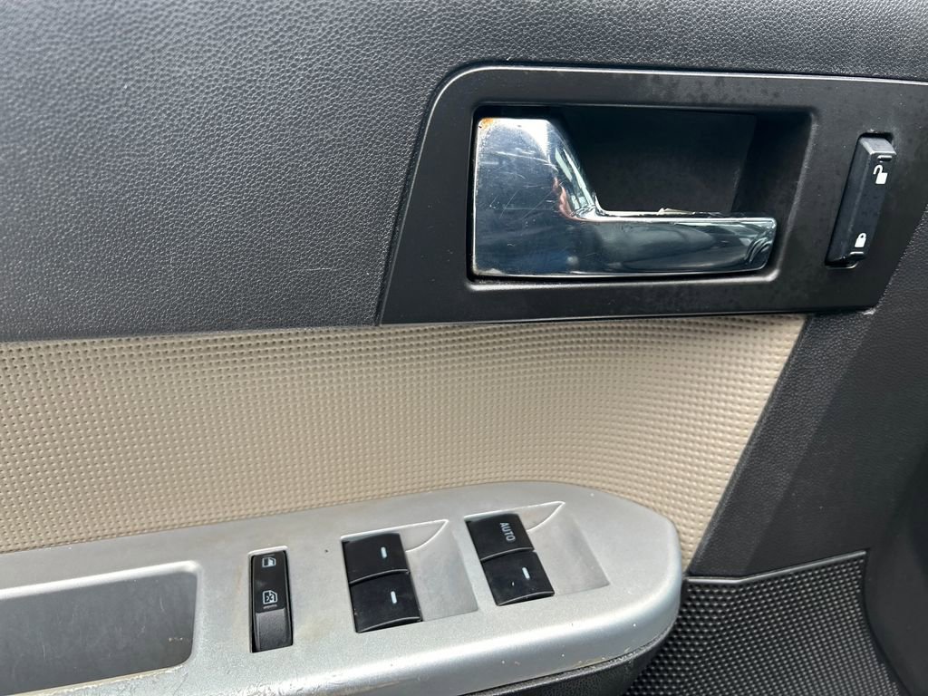 Used 2009 Mercury Mariner Premier image 22