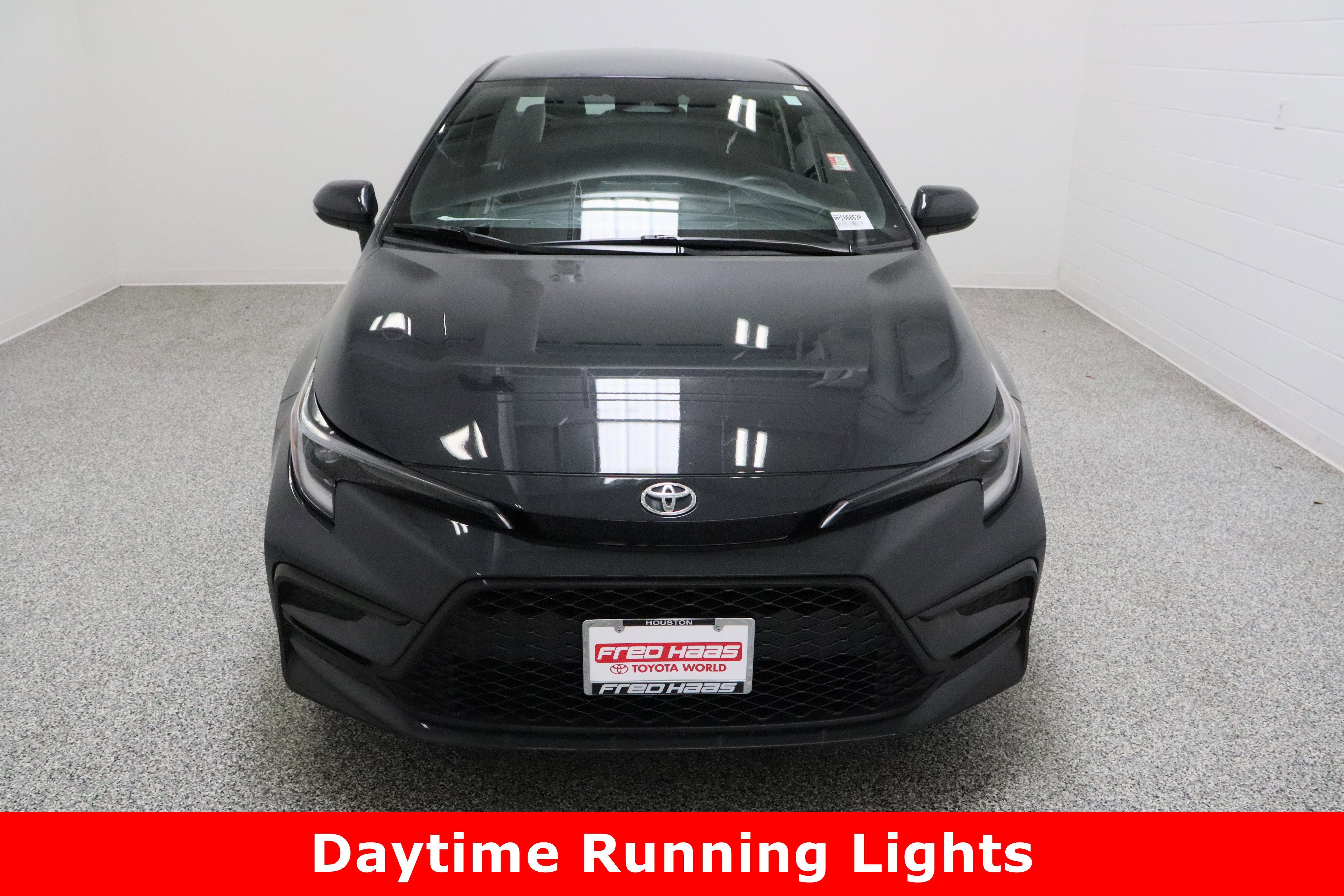 Used 2024 Toyota Corolla SE image 3