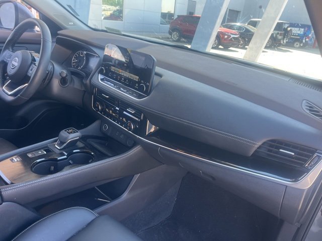 Used 2023 Nissan Rogue SL w/ SL Premium Package image 24