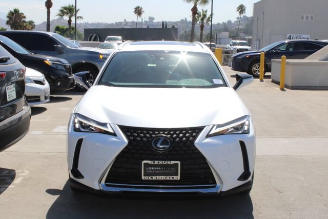 Used 2019 Lexus UX 200 FWD image 2