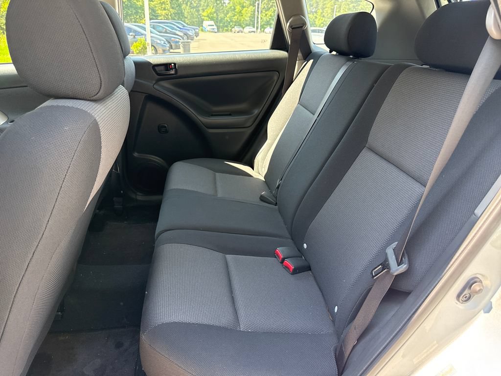 Used 2007 Pontiac Vibe w/ Preferred Package FWD image 31