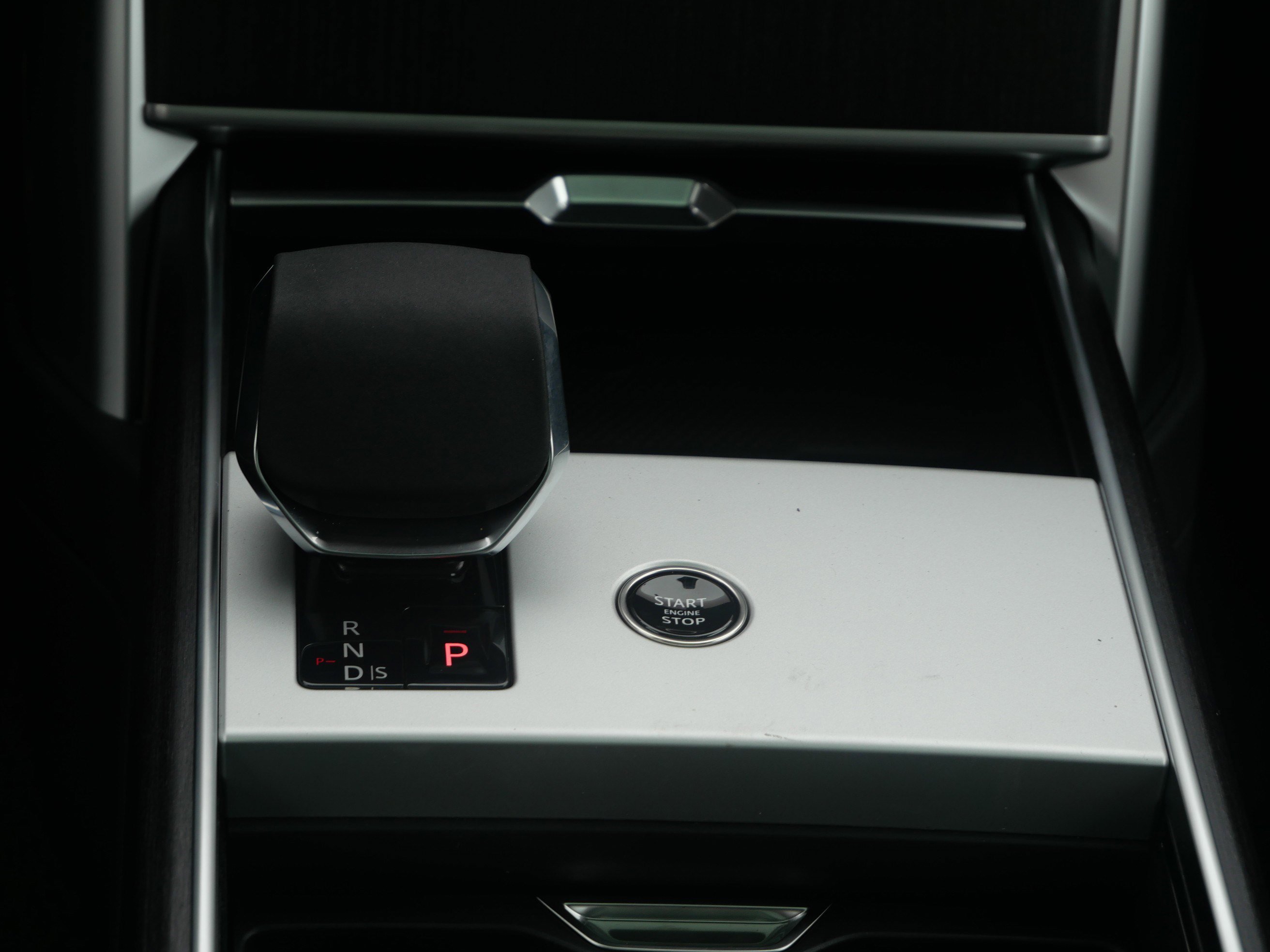 New 2026 Land Rover Range Rover SE AWD/4WD image 9