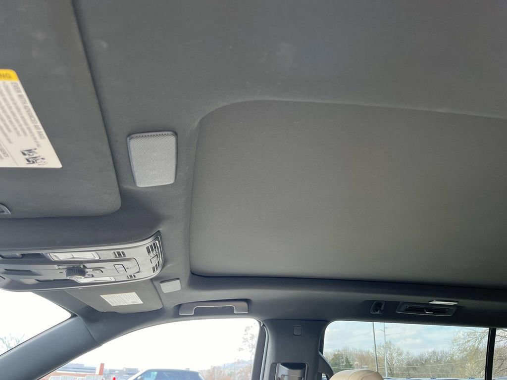 Certified 2024 Cadillac Escalade ESV Premium Luxury image 31