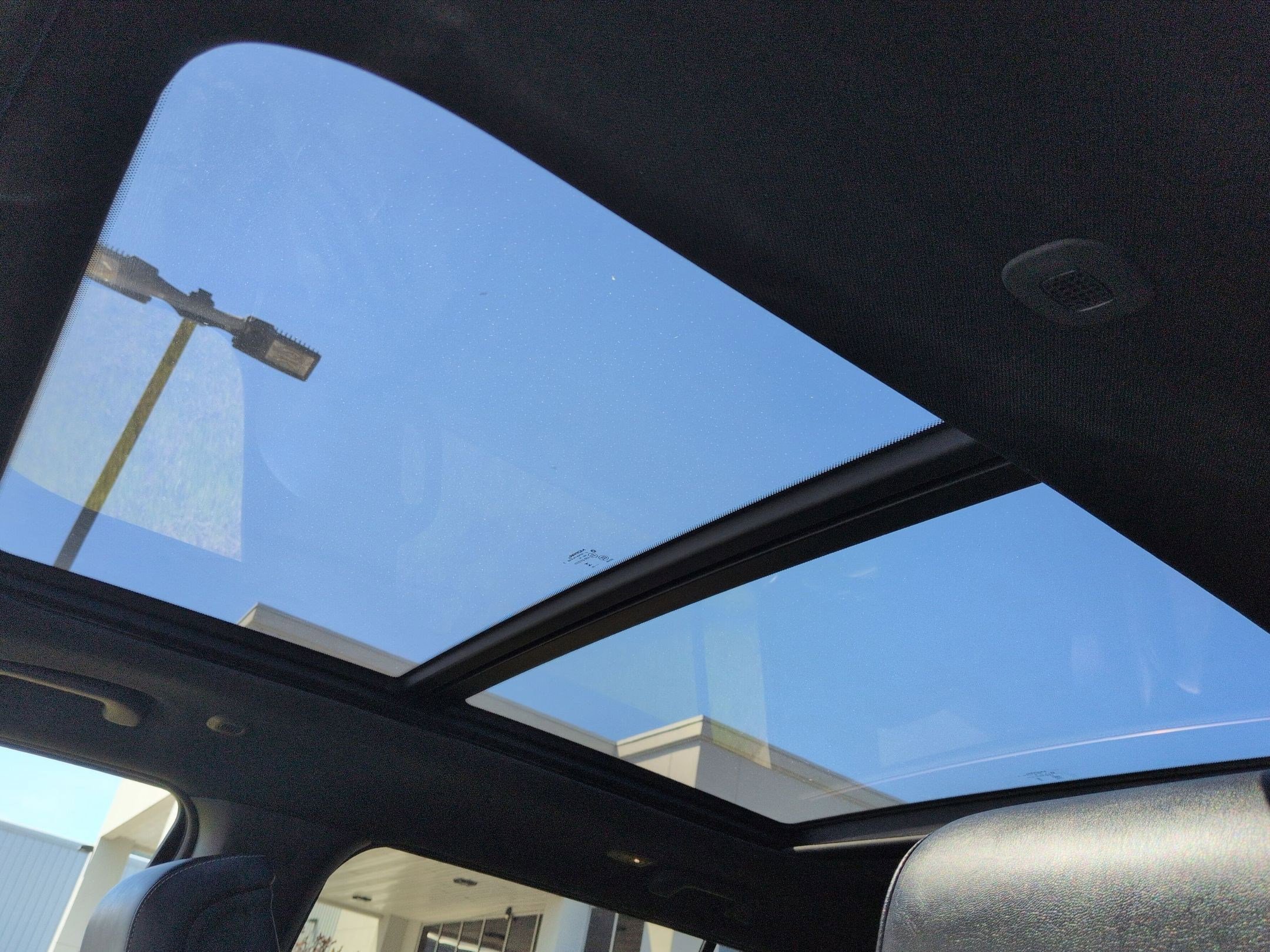 Certified 2024 Jeep Wagoneer L Series II w/ Premium Group I image 17