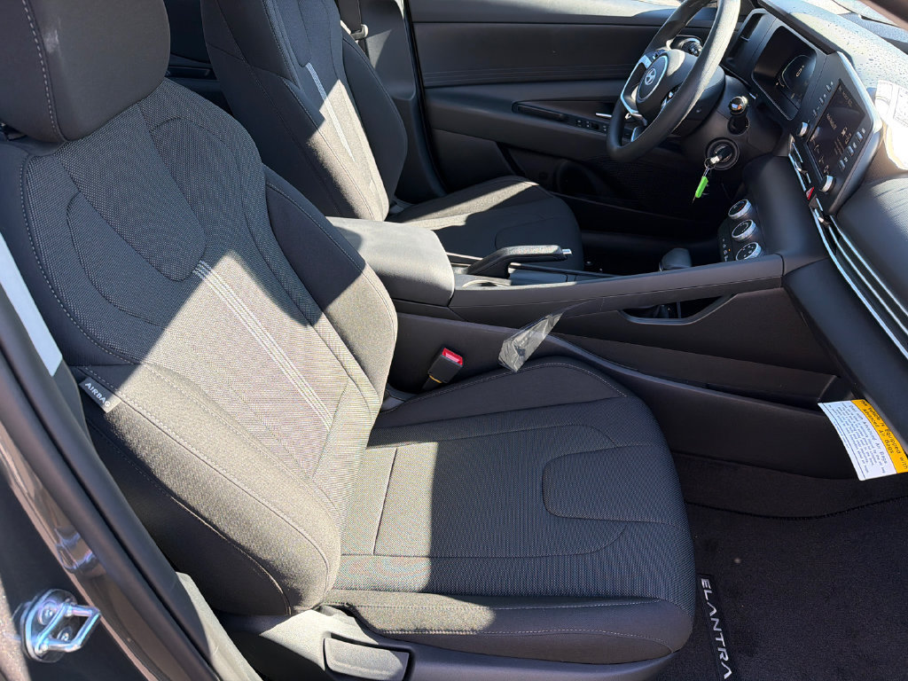 New 2026 Hyundai Elantra SE FWD image 14