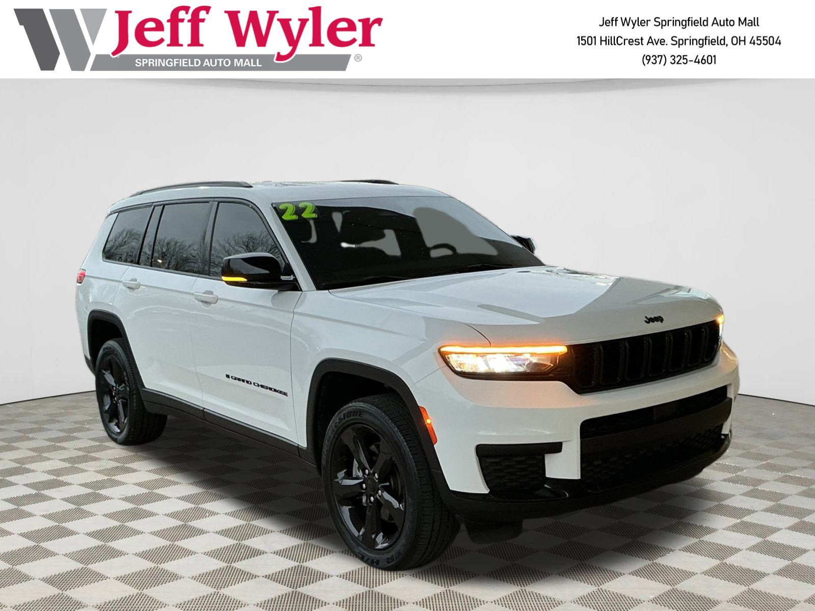 Used 2022 Jeep Grand Cherokee L Laredo image 1
