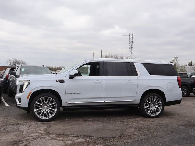 New 2026 GMC Yukon XL Denali w/ Denali Reserve Package AWD/4WD image 4