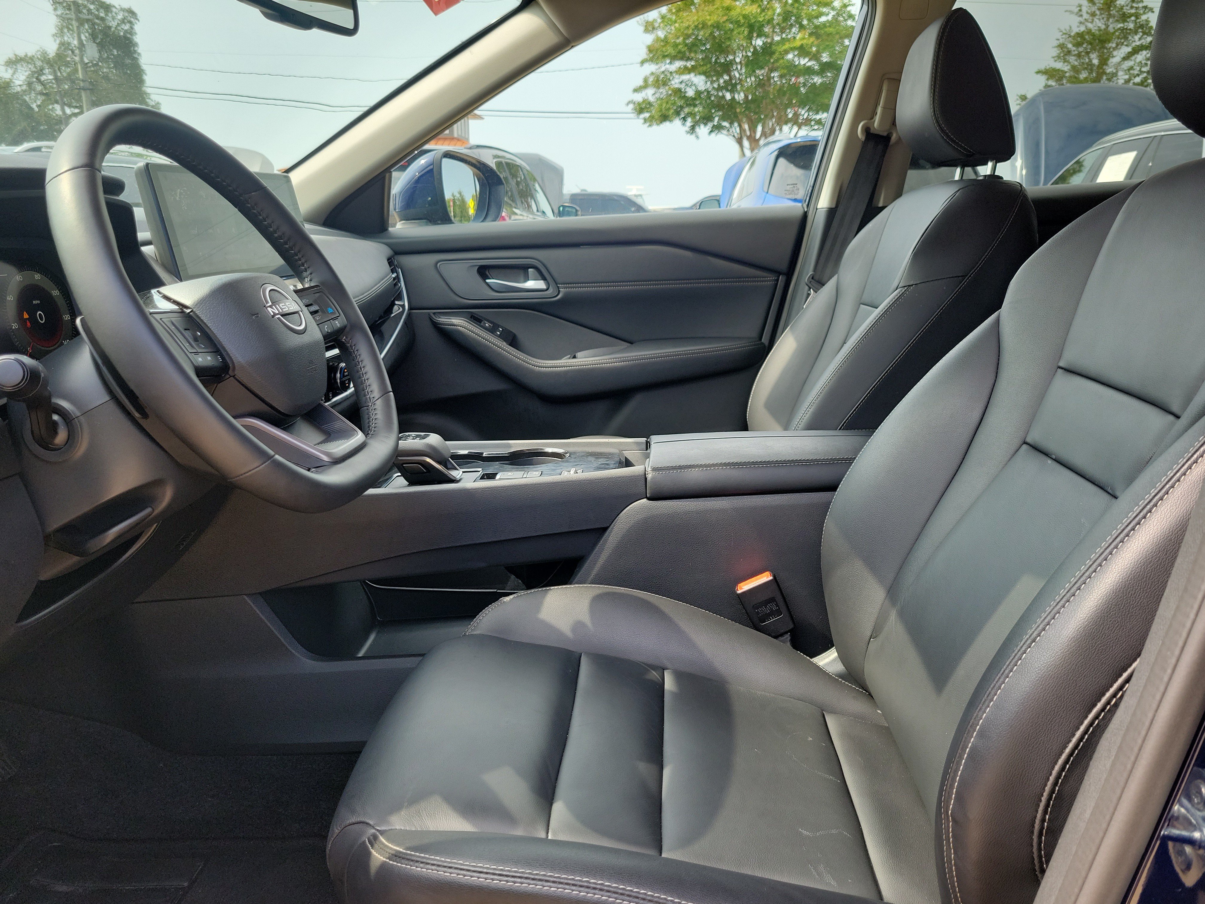 Used 2026 Nissan Rogue SL FWD image 10