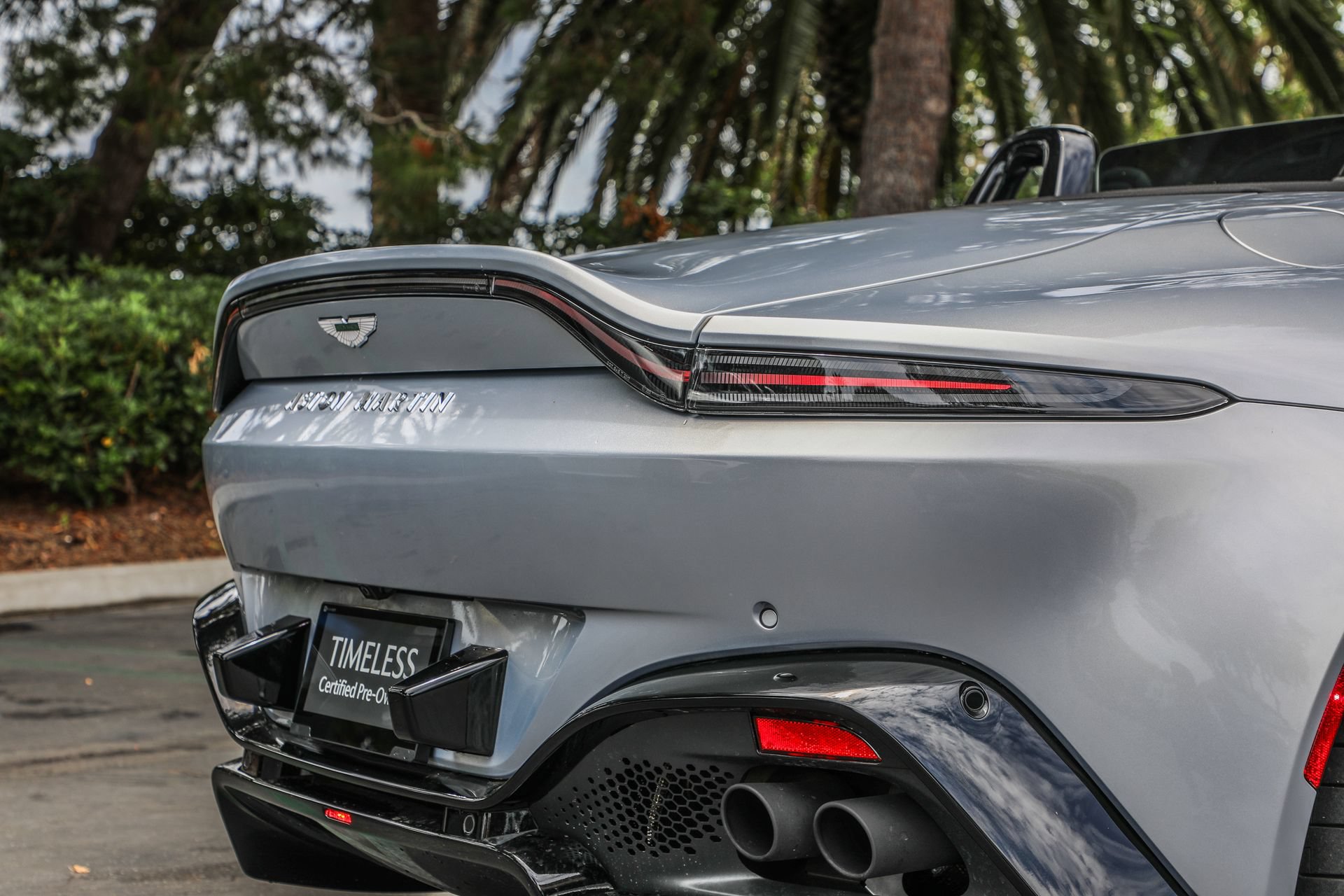Used 2023 Aston Martin V8 Vantage Roadster RWD image 29