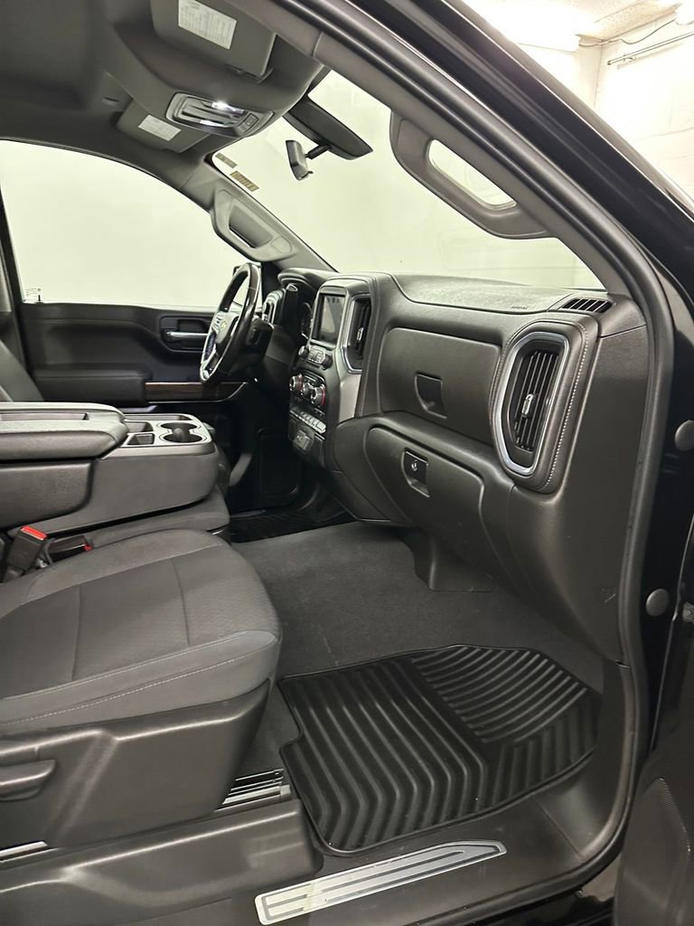 Used 2022 Chevrolet Silverado 1500 LT AWD/4WD image 34