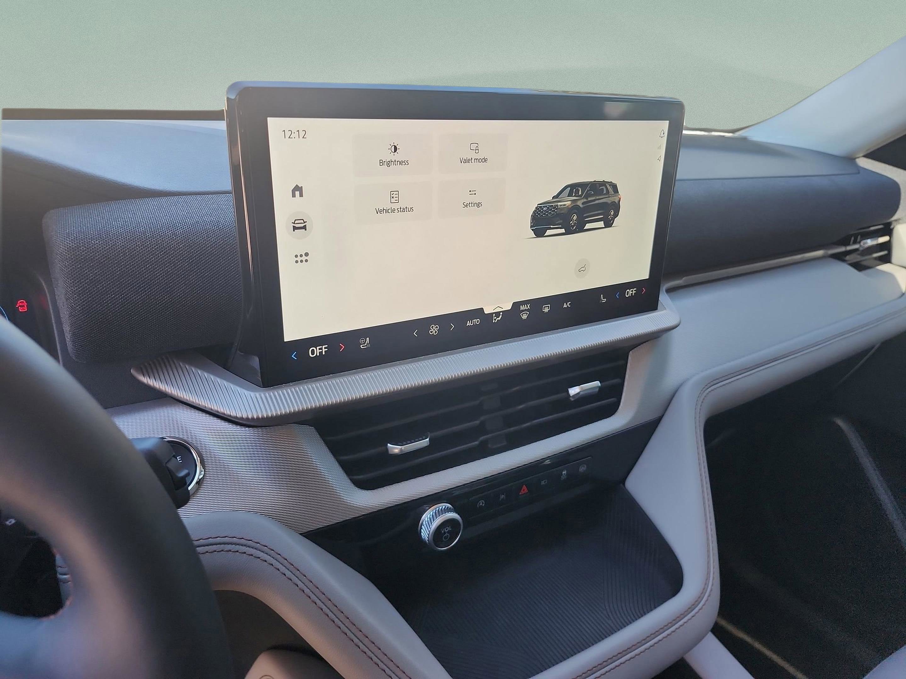 New 2026 Ford Explorer Active w/ Active Comfort Package image 12