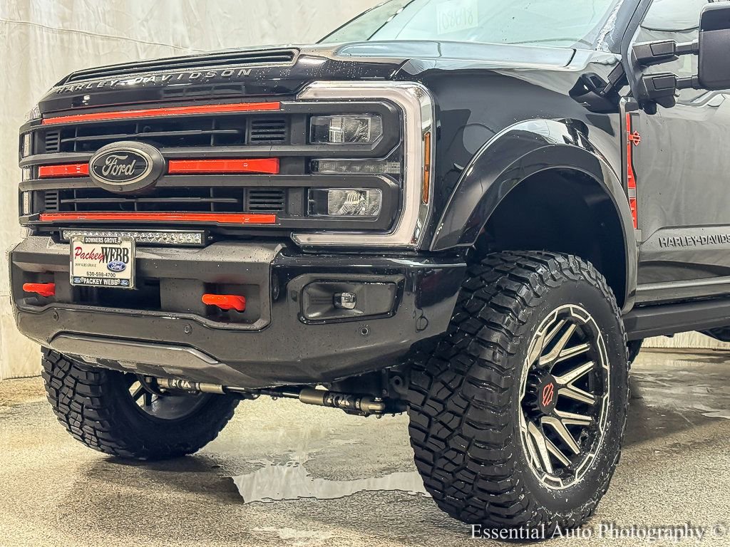 New 2026 Ford F250 Lariat w/ Black Appearance Package image 4