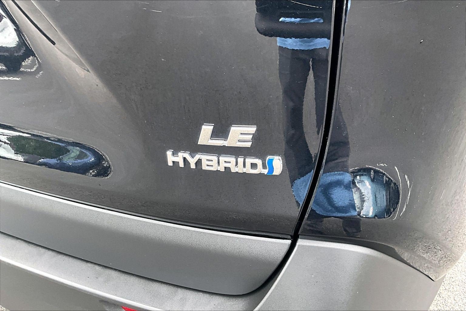 Used 2022 Toyota RAV4 LE AWD/4WD image 8
