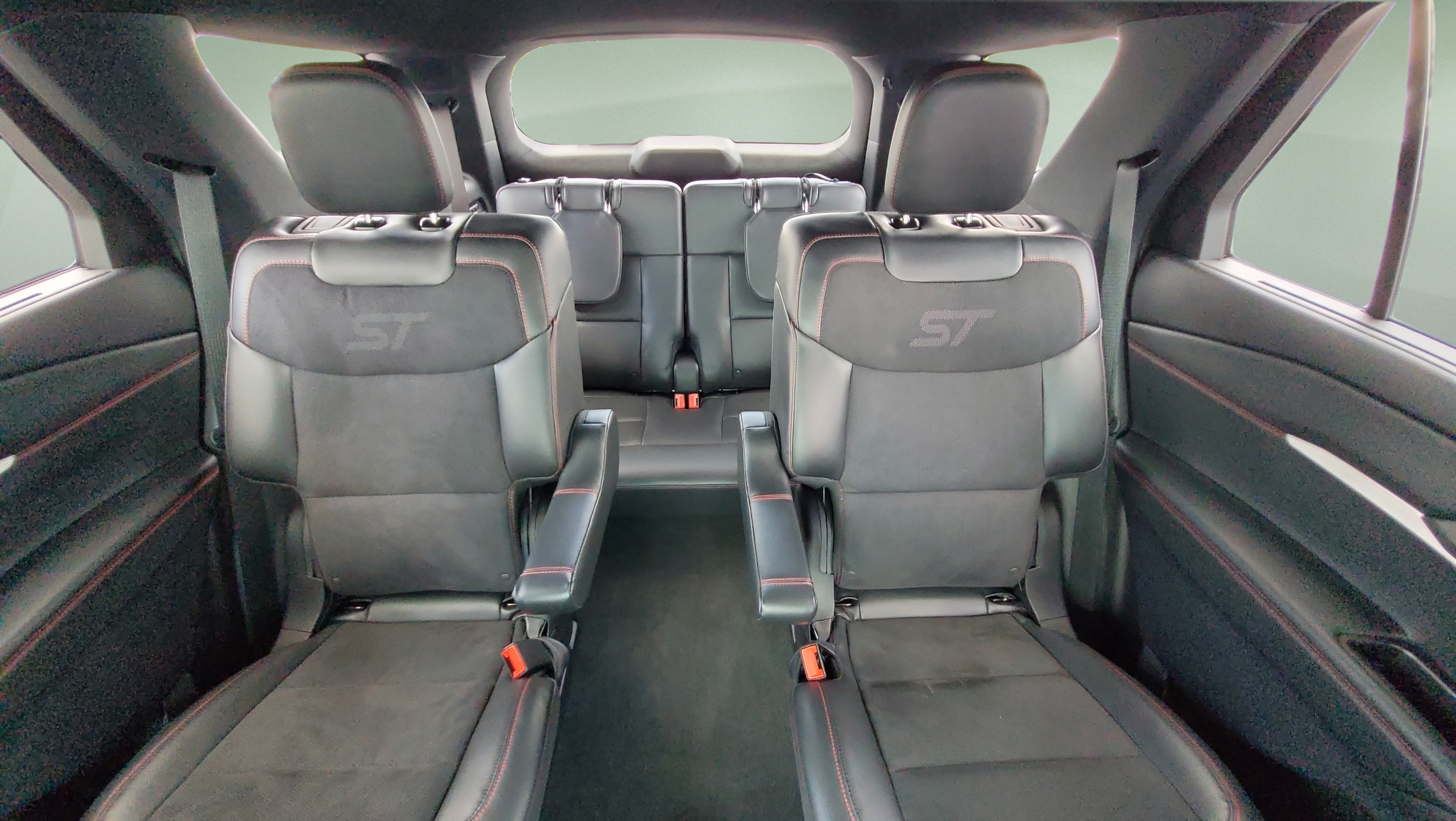 Used 2025 Ford Explorer ST AWD/4WD image 19