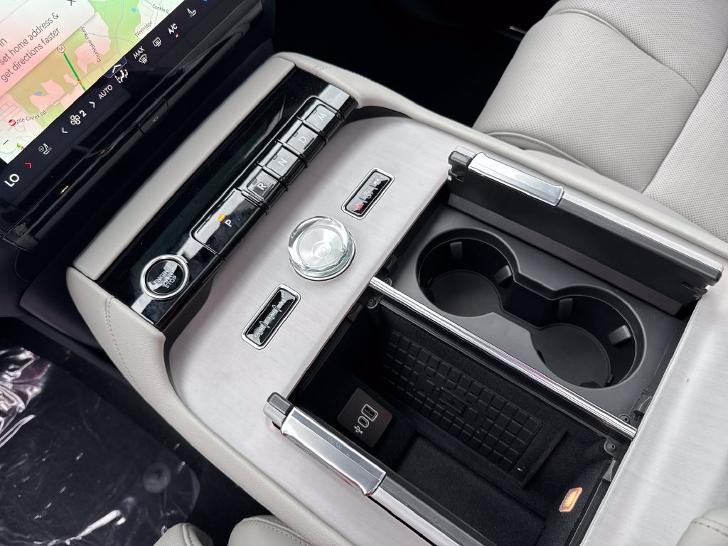 New 2026 Lincoln Navigator L Reserve AWD/4WD image 28
