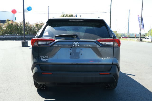 Used 2021 Toyota RAV4 LE FWD image 7