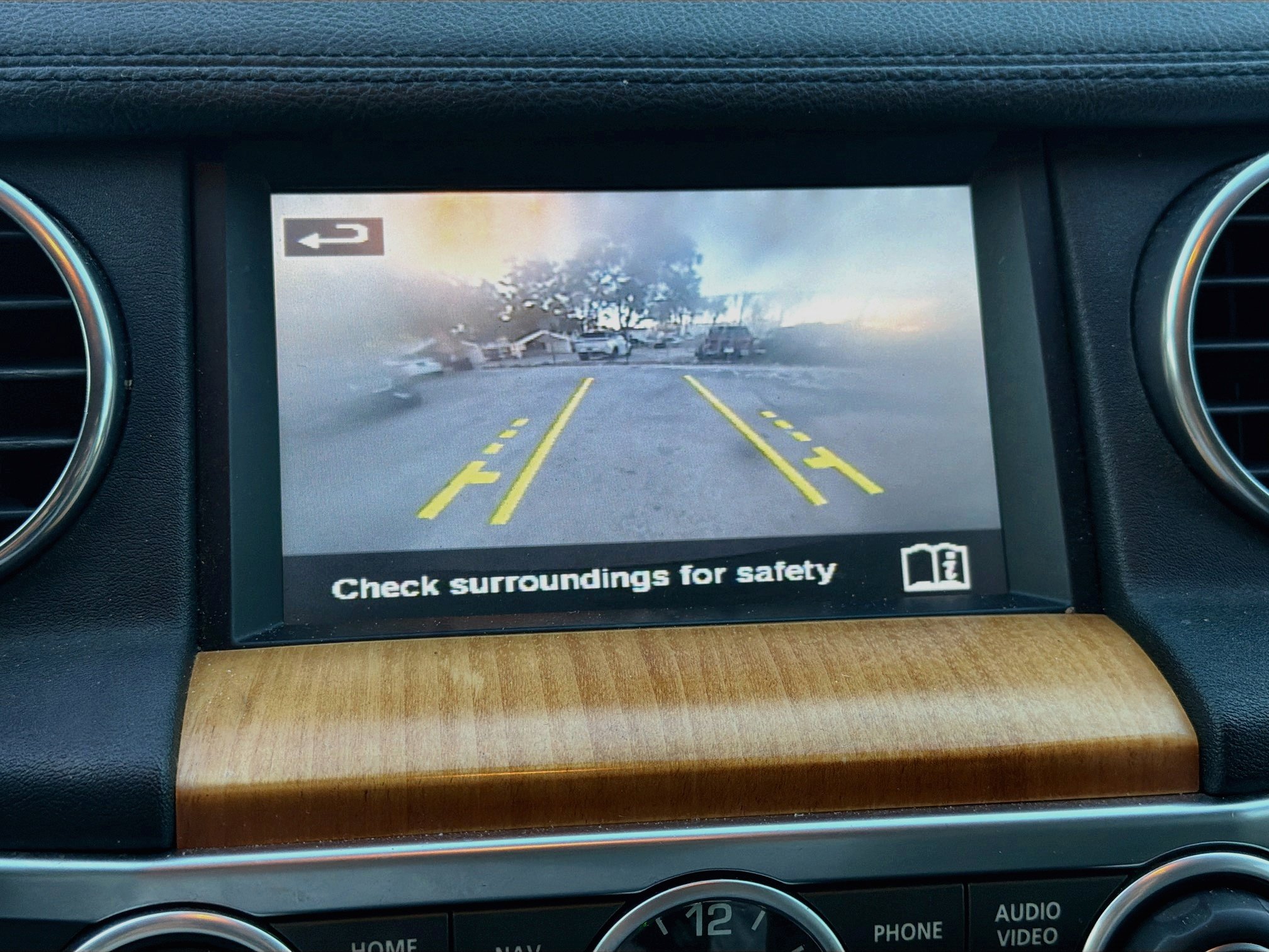Used 2014 Land Rover LR4 HSE AWD/4WD image 31