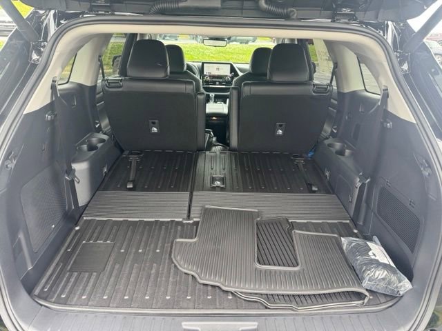 New 2026 Toyota Highlander Platinum AWD/4WD image 10