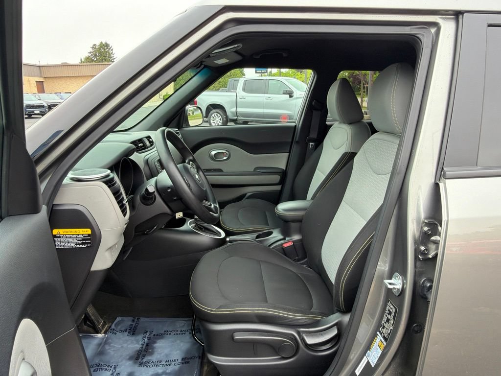 Used 2014 Kia Soul + FWD image 18